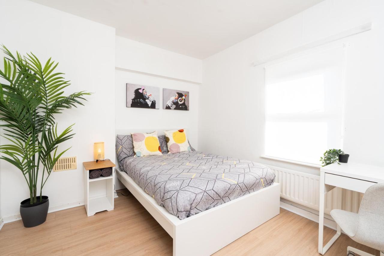 Super Modern 2bd Central Holiday home