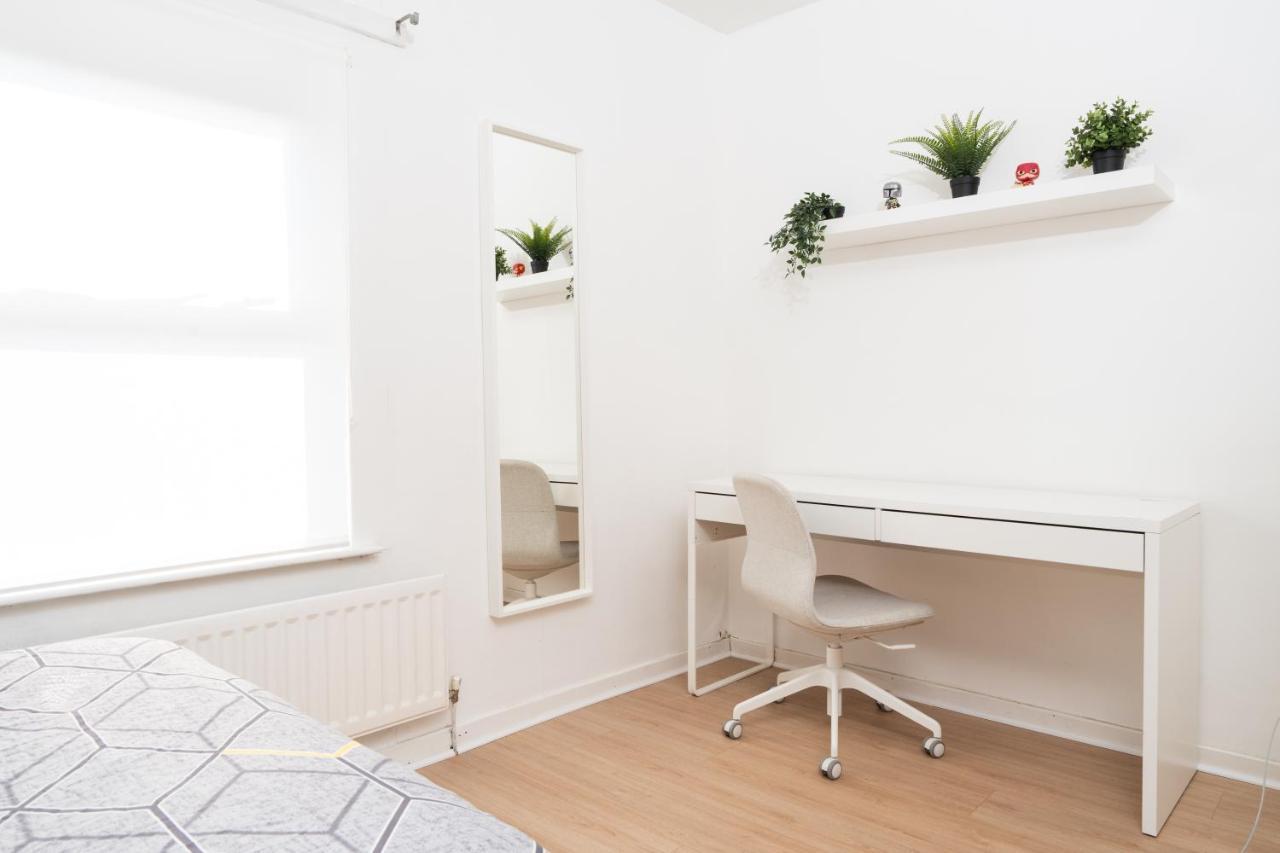 Super Modern 2bd Central Holiday home *