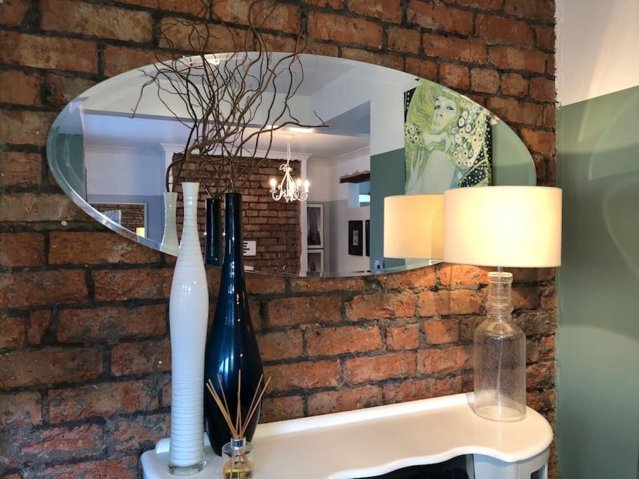Cosy Two Bed Terraced House 7min Drive From * Belfast