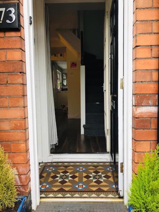 Cosy Two Bed Terraced House 7min Drive From Holiday home *