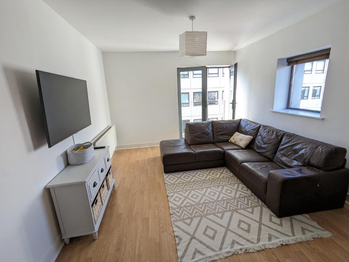 Location In Belfast! Free Parking Apartment *