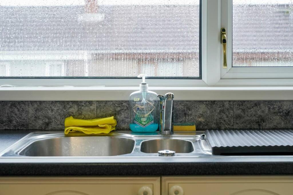Apartment 2 Bed Near & Ferry Belfast