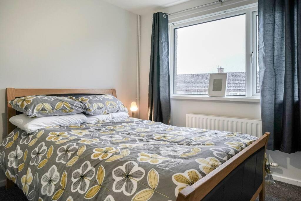 Apartment 2 Bed Near & Ferry *