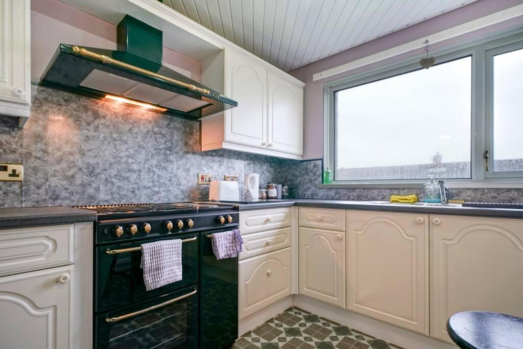 Apartment 2 Bed Near & Ferry Belfast