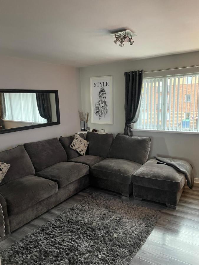 Fantastic Full 3 Bedroom Modern Apartment Belfast