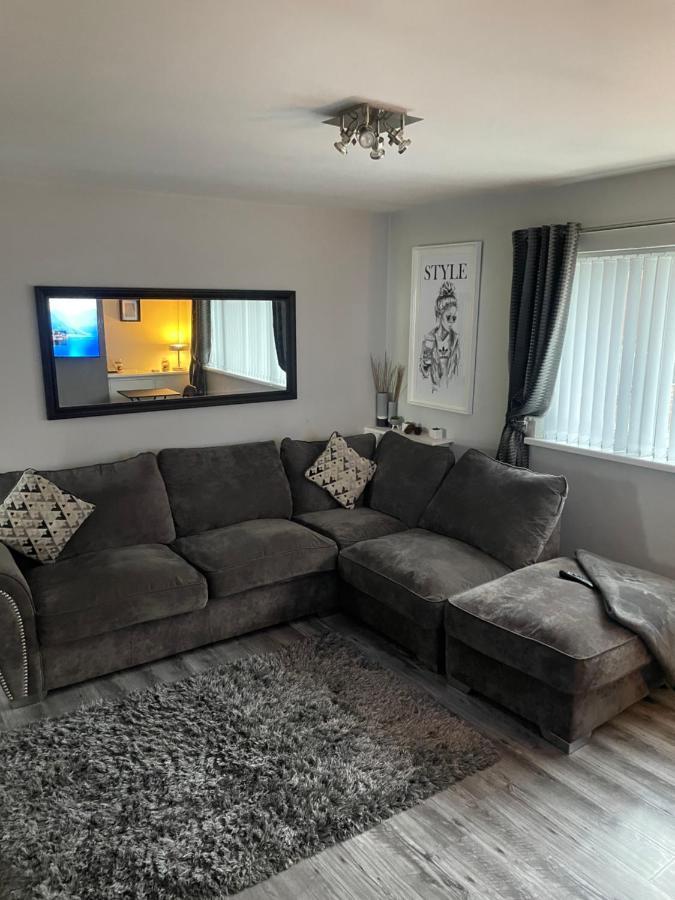 Fantastic Full 3 Bedroom Modern Apartment *