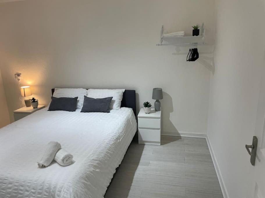 Chic: Elegant 2br Sleeps 5, Prime Location