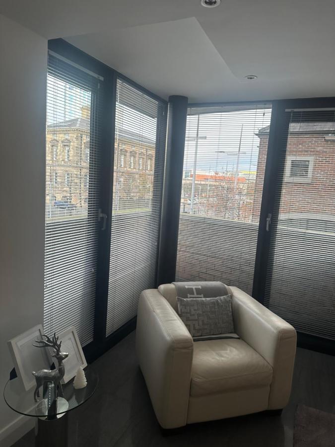 Luxury Centre Overlooking Custom House Sqaure