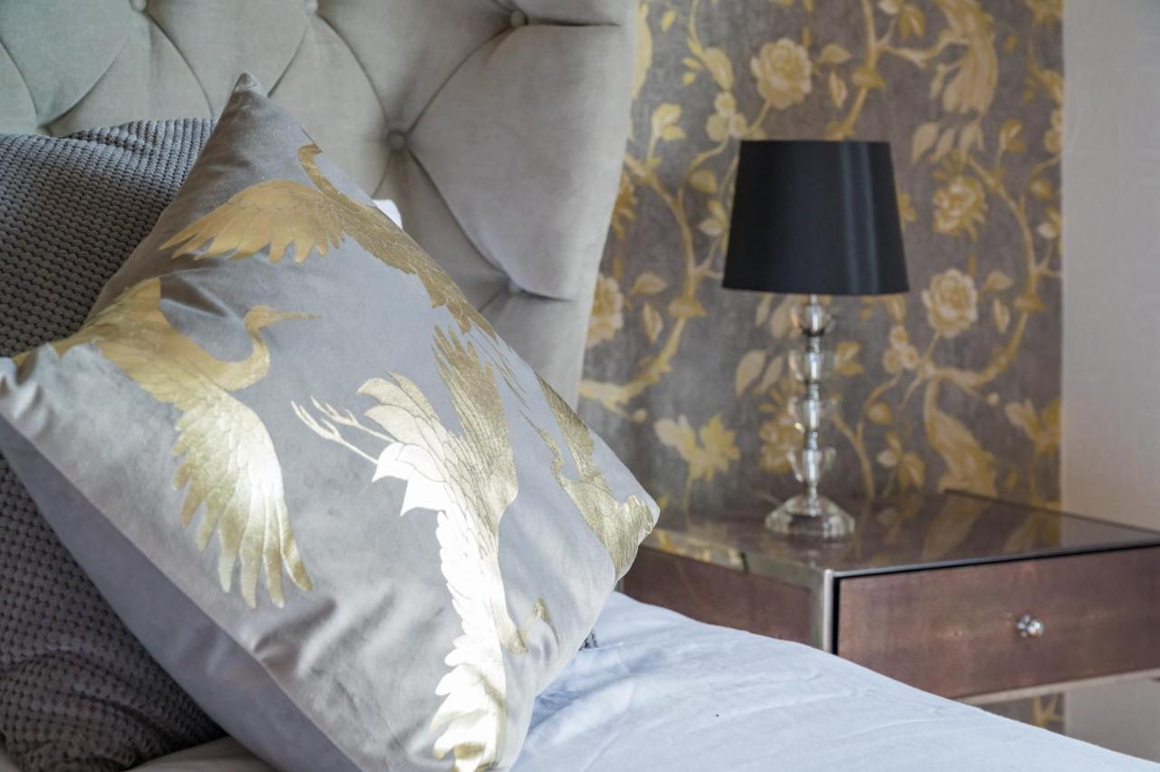 Holiday home Cavehill View. An Elegant 4 Bedroom Detached House. Your Perfect Belfast retreat! *
