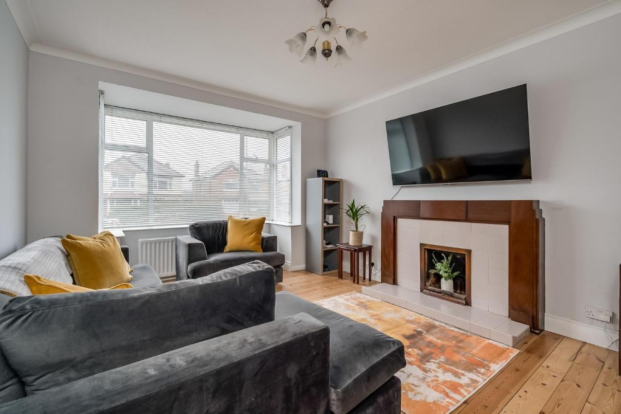 Holiday home Cavehill View. An Elegant 4 Bedroom Detached House. Your Perfect Belfast retreat! Belfast