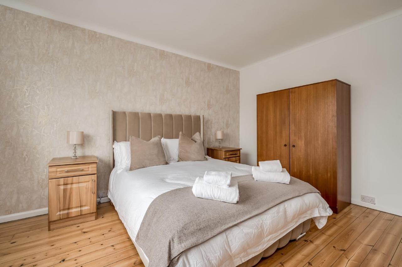Holiday home Cavehill View. An Elegant 4 Bedroom Detached House. Your Perfect Belfast retreat!