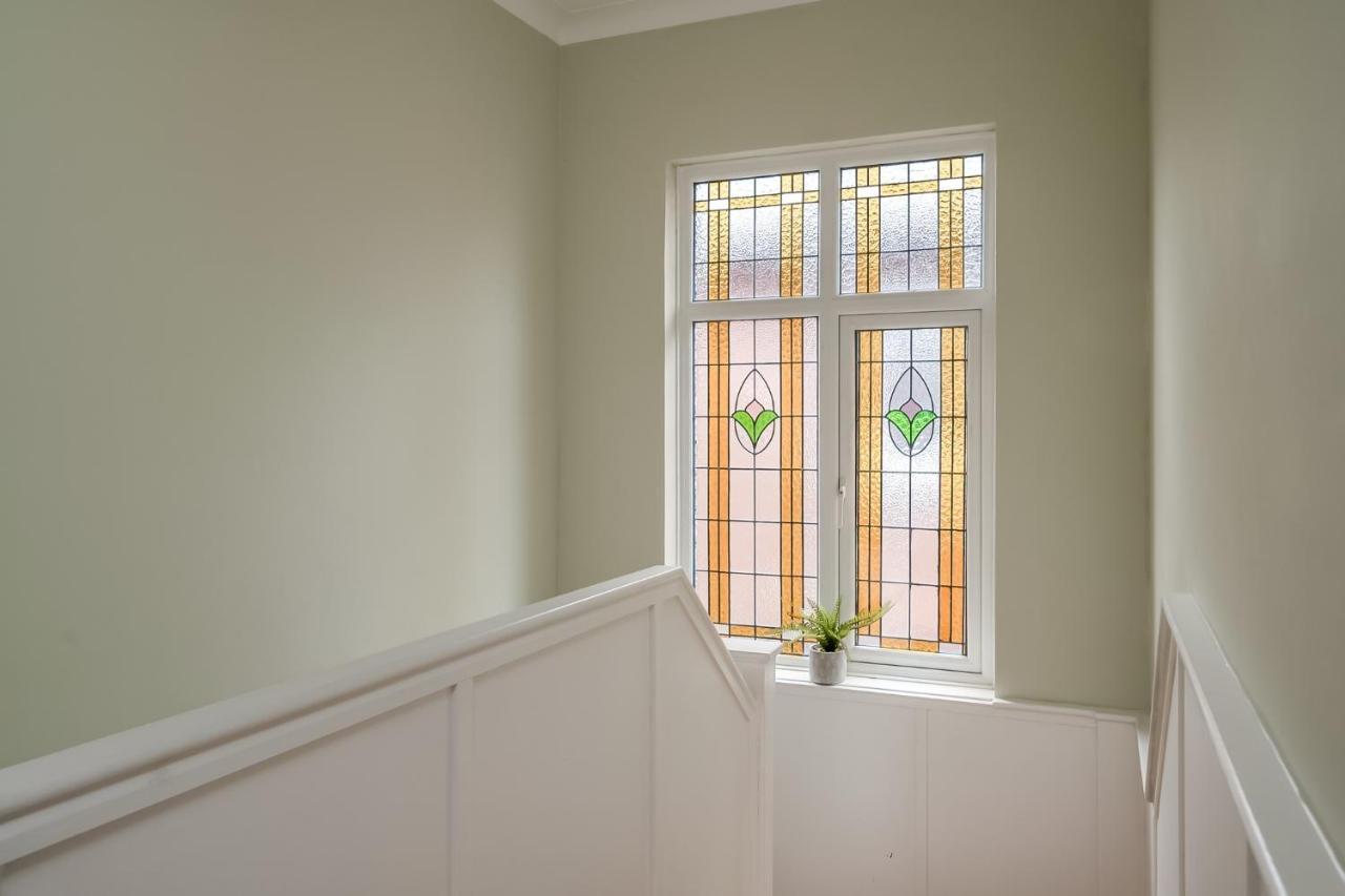 Cavehill View. An Elegant 4 Bedroom Detached House. Your Perfect Belfast retreat! Holiday home *