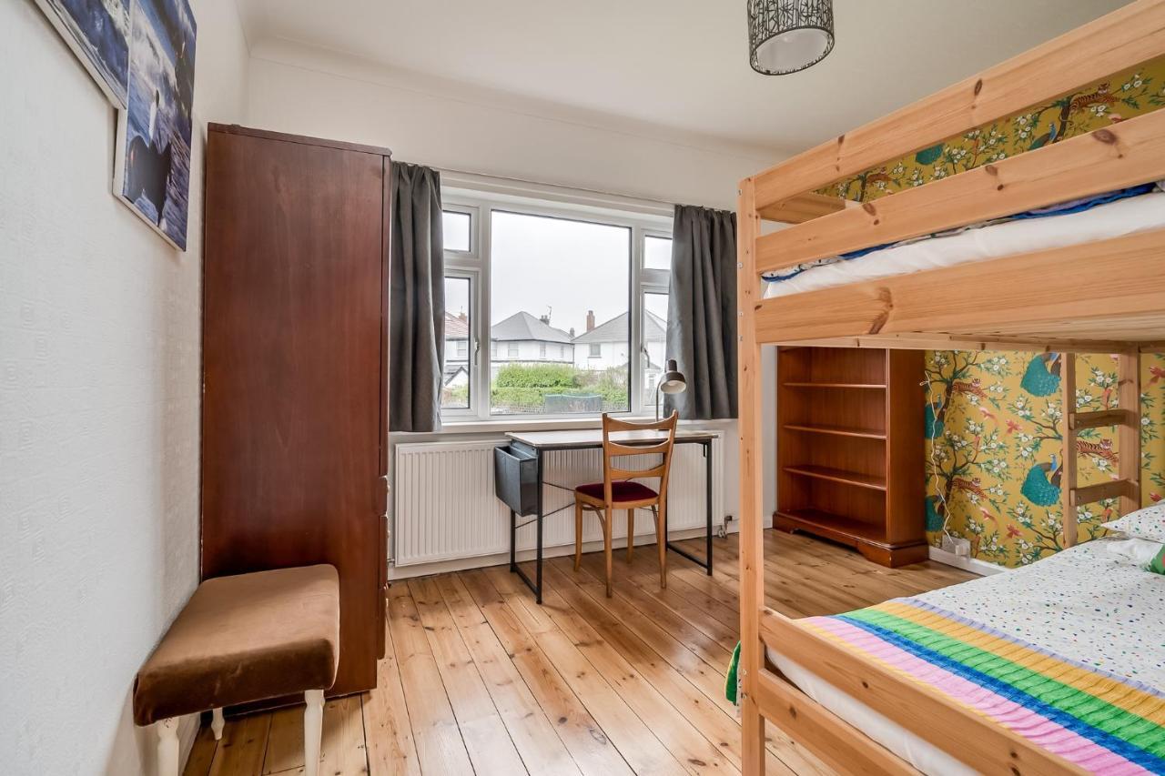 Holiday home Cavehill View. An Elegant 4 Bedroom Detached House. Your Perfect Belfast retreat! Belfast