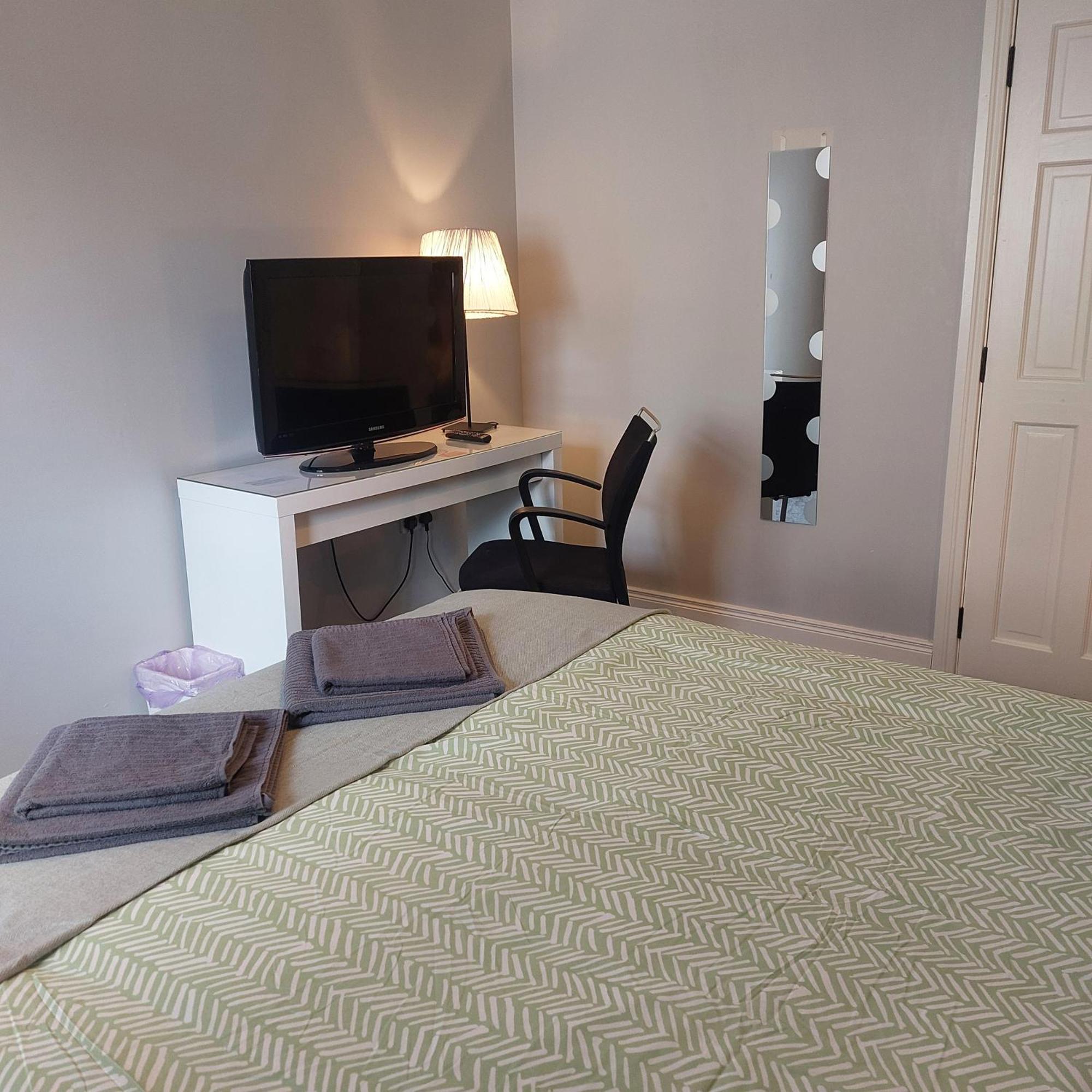 Lawnbrook Town House Guest house 2*