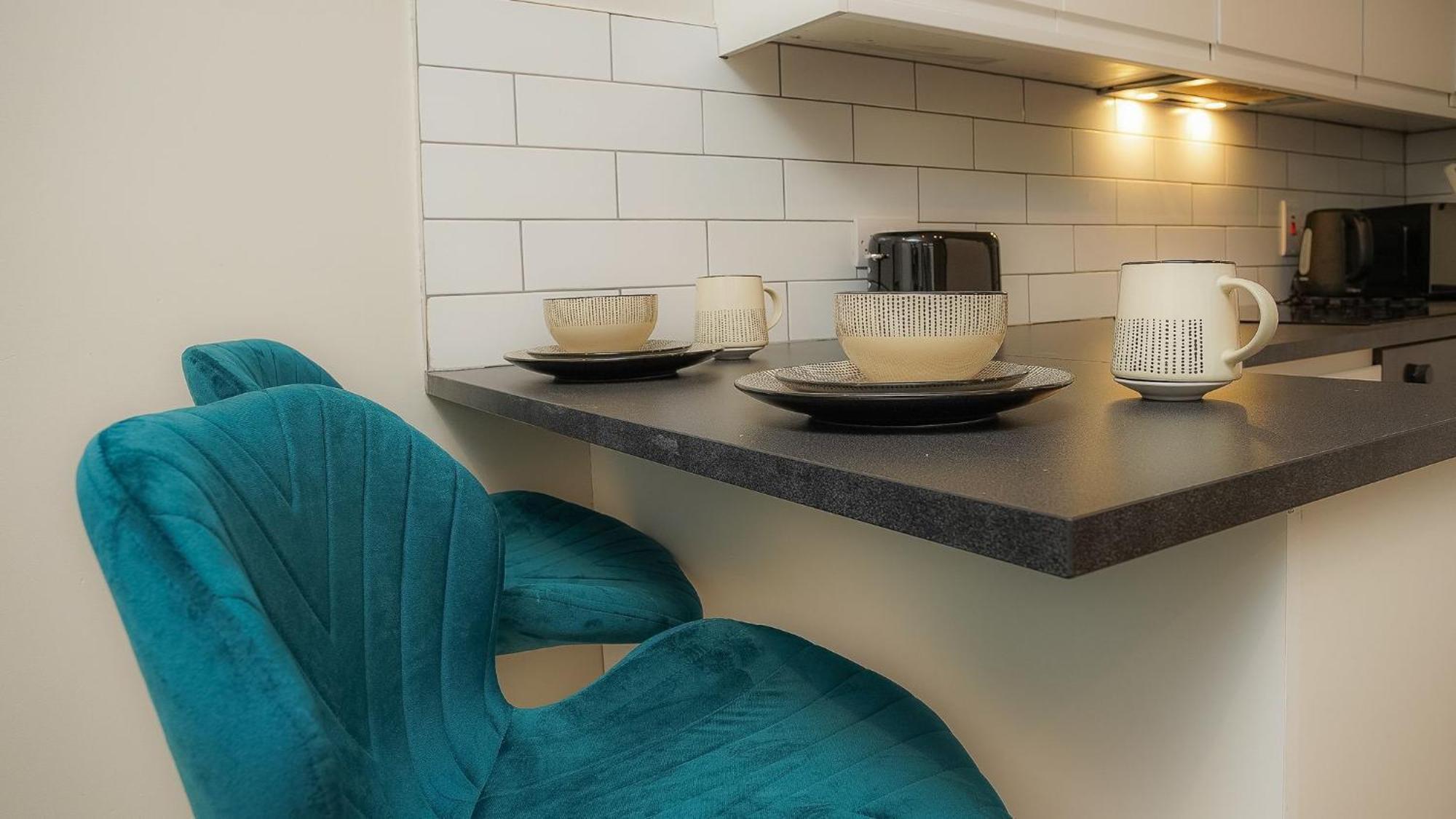 Modern 1 Bdr By Breaks Belfast