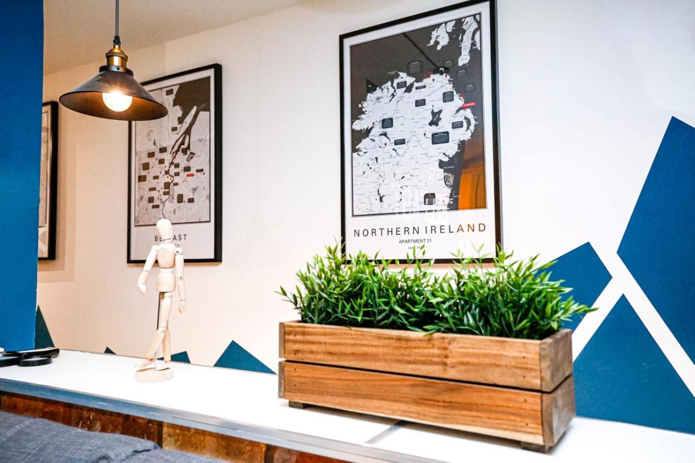 Funky - Secure Parking - Wifi - Sleeps 6 - No Parties Apartment Belfast