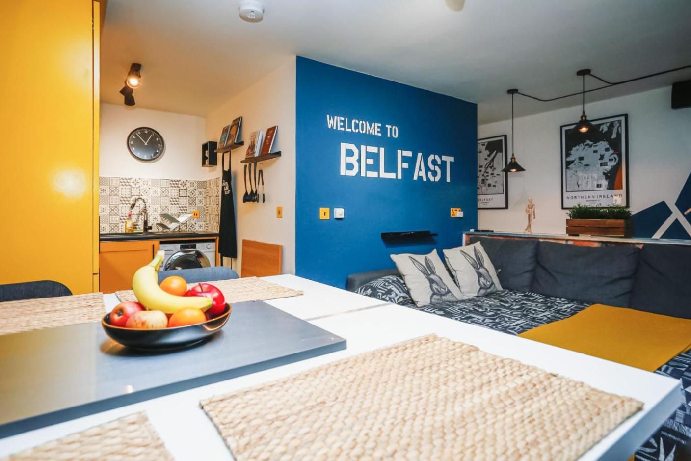 Apartment Funky - Secure Parking - Wifi - Sleeps 6 - No Parties *
