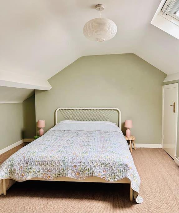 Stylish Centre House / 3 Bedroom / Family Friendly * Belfast