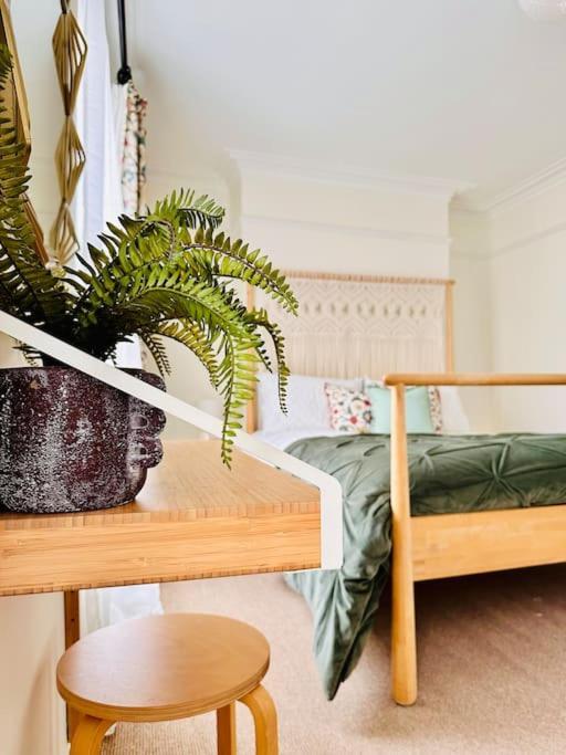 Holiday home Stylish Centre House / 3 Bedroom / Family Friendly *