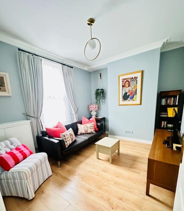Holiday home Stylish Centre House / 3 Bedroom / Family Friendly *