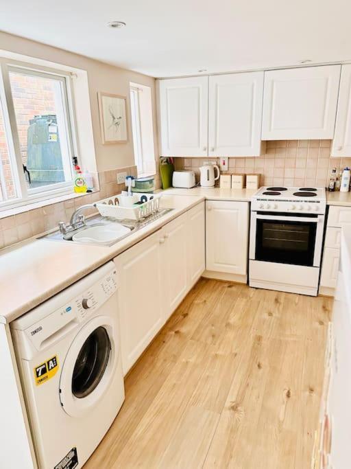 Stylish Centre House / 3 Bedroom / Family Friendly Belfast