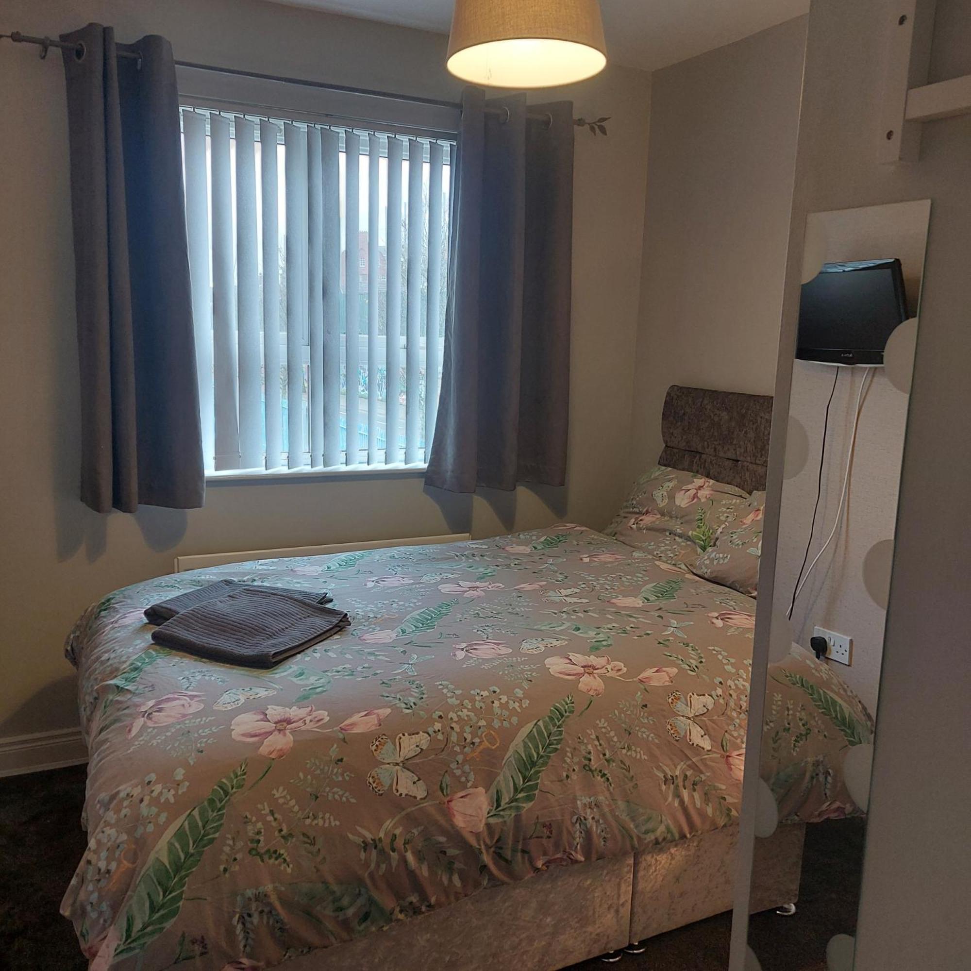 Lawnbrook Town House 2*