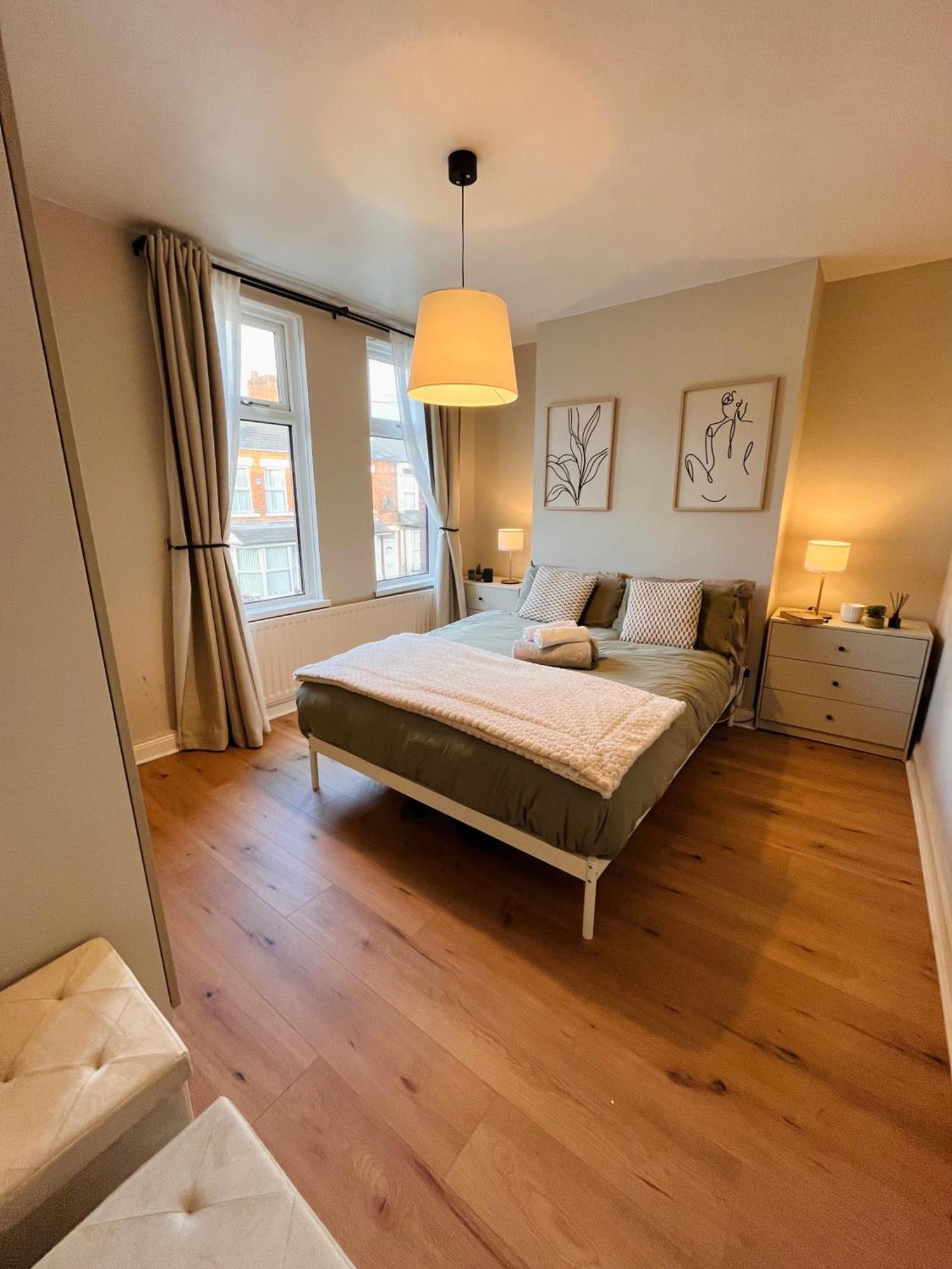 Homestay J&s Downtown Sky Attic House Belfast