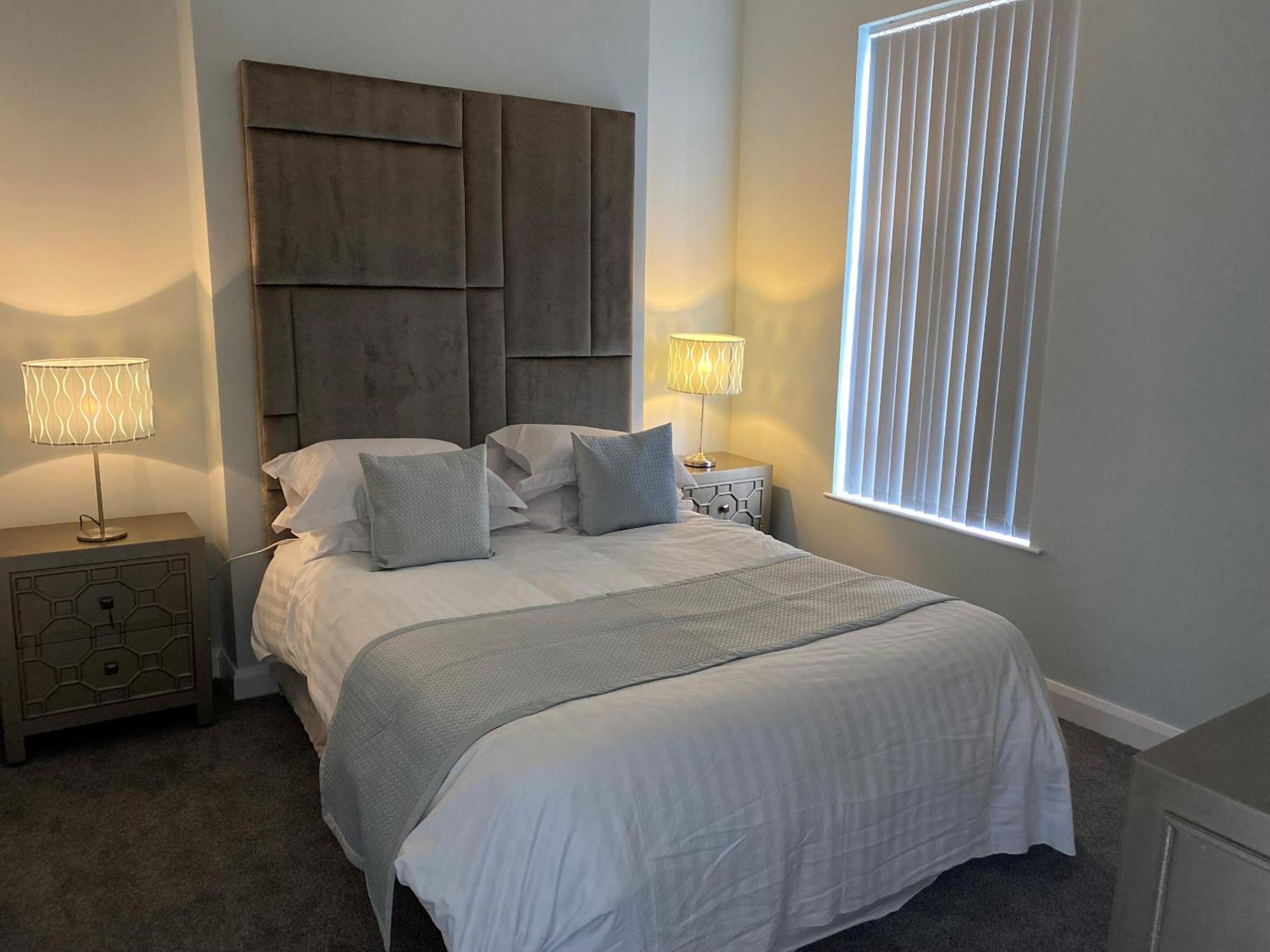 Centre 3 Bdr Townhouse By Breaks