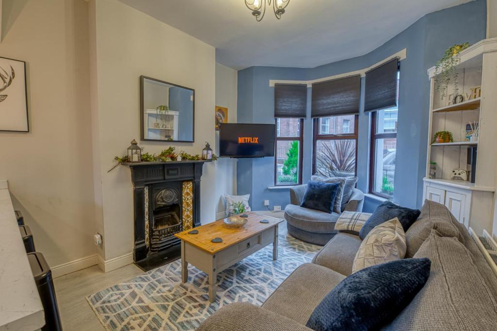Charming Home, Beside The Serene Ormeau Park Holiday home