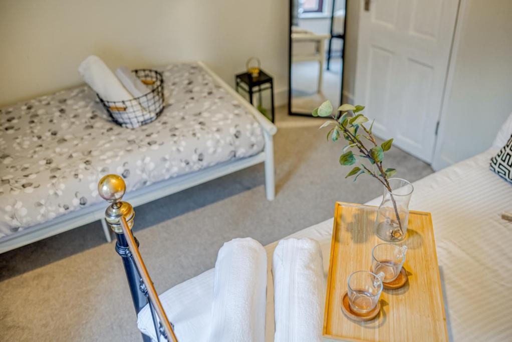 Charming Home, Beside The Serene Ormeau Park Holiday home *