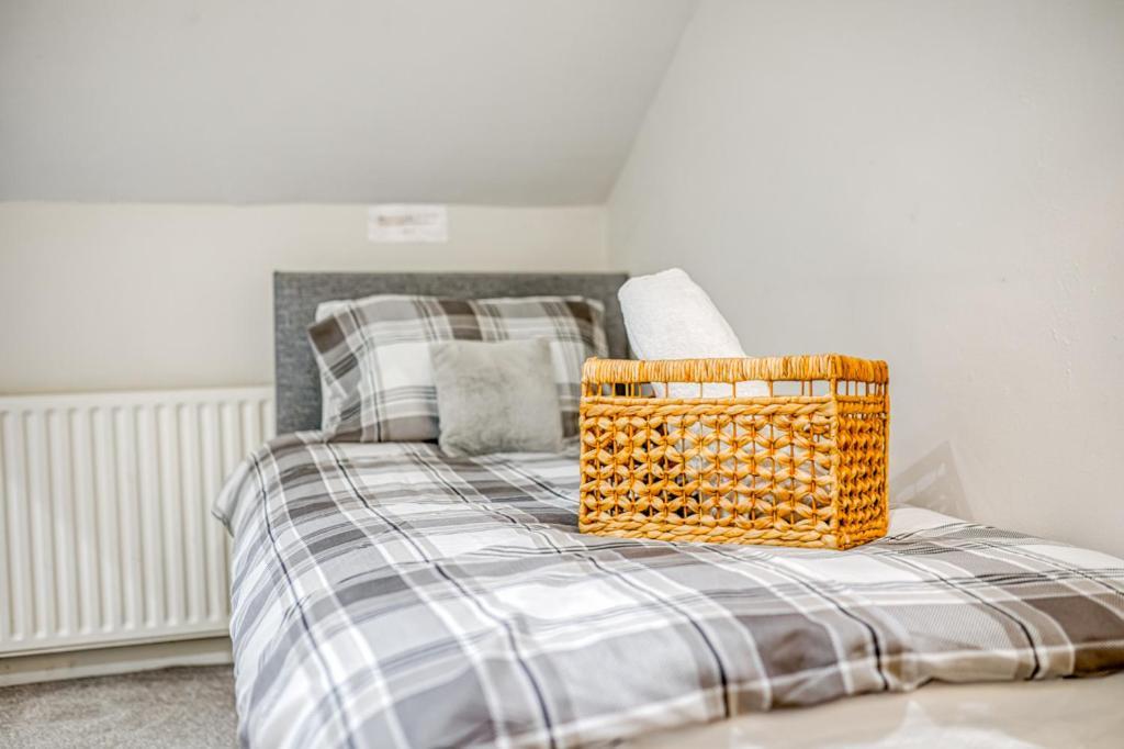 Charming Home, Beside The Serene Ormeau Park Belfast