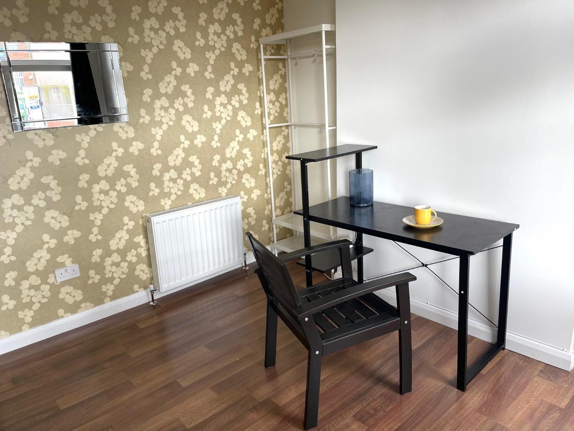 Entire Yellowapt Near Centre - Free Parking - Up To 3 Guests - 2 Beds *