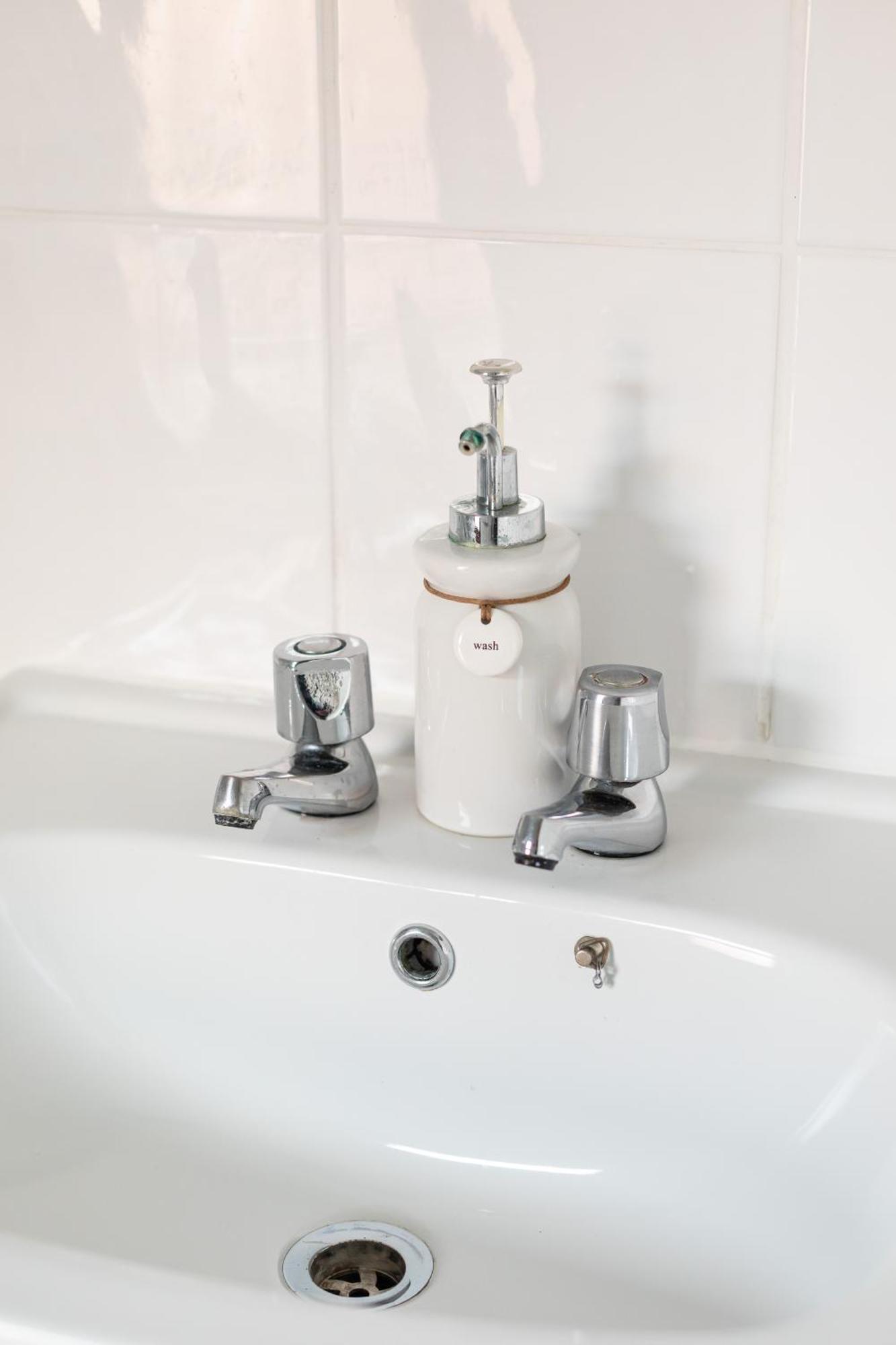 - 3 Bedroom Cosy - Walking Distance To
