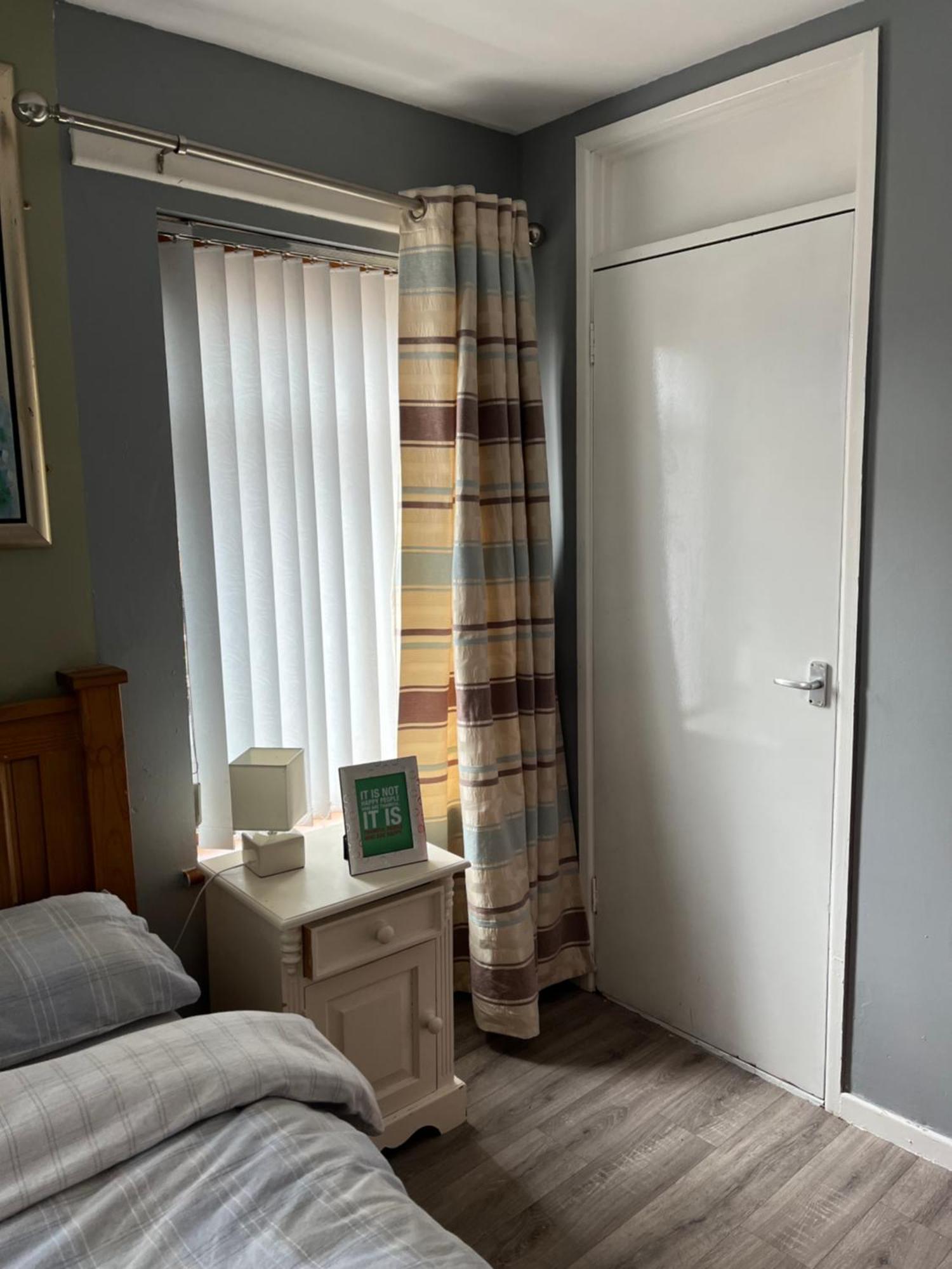 Holiday home 11 Parkmore Street, Ormeau Road, Belfast, Bt7 2gt, 2 Bedroom House *