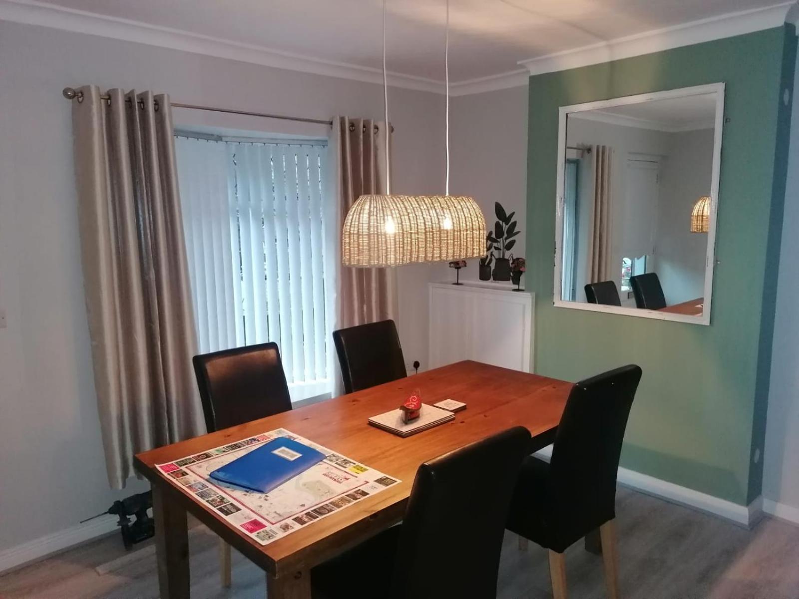 Mairead - Cosy In Gaeltacht Quarter Holiday home Belfast