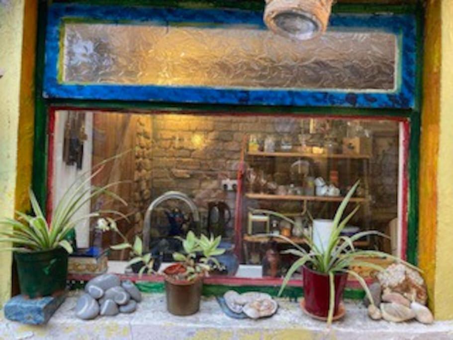 Unique Bohemian Artist Townhouse Holiday home Belfast