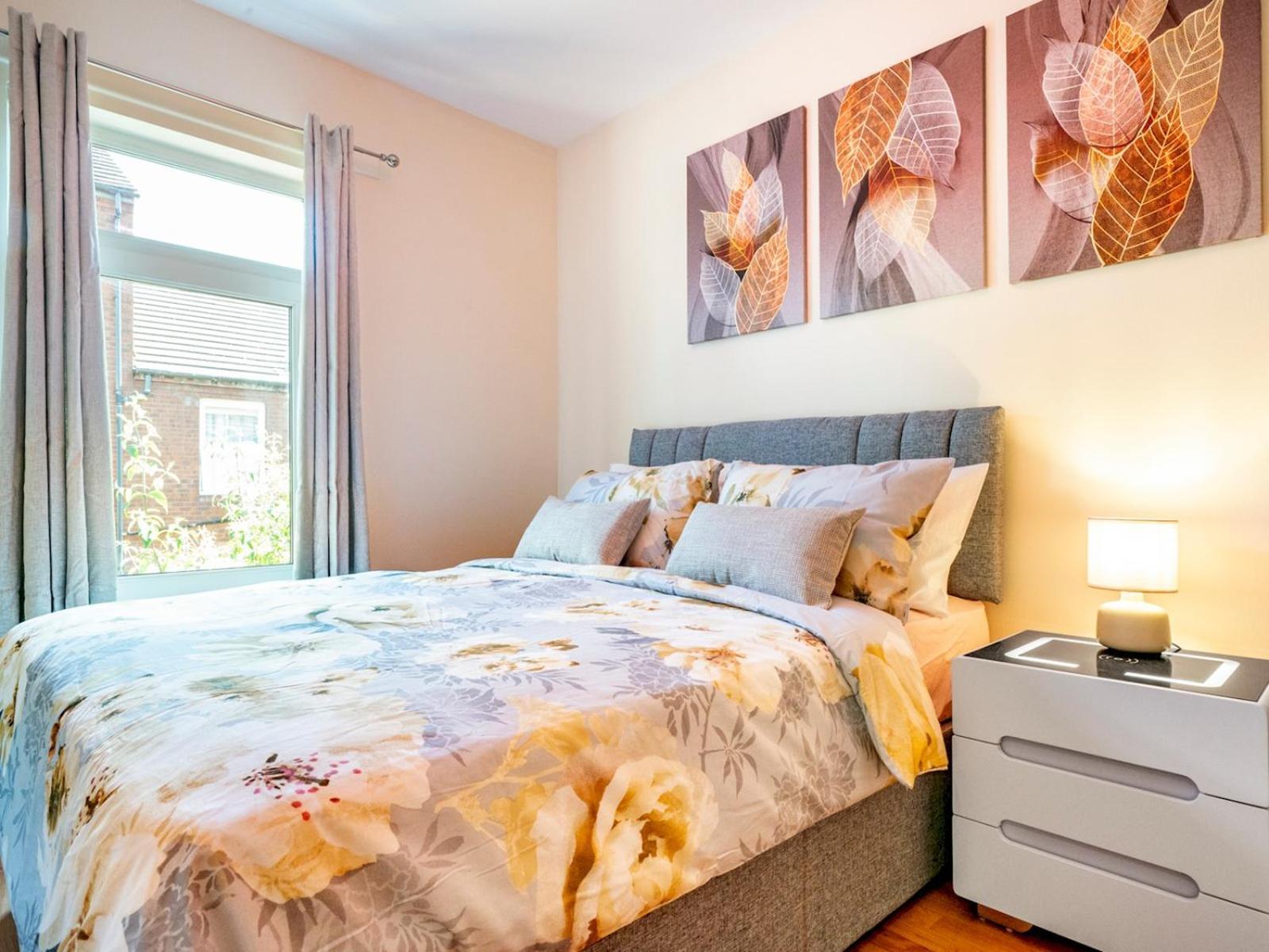 Apartment Pass The Keys Simply Stunning 2br Centre Queens Uni *