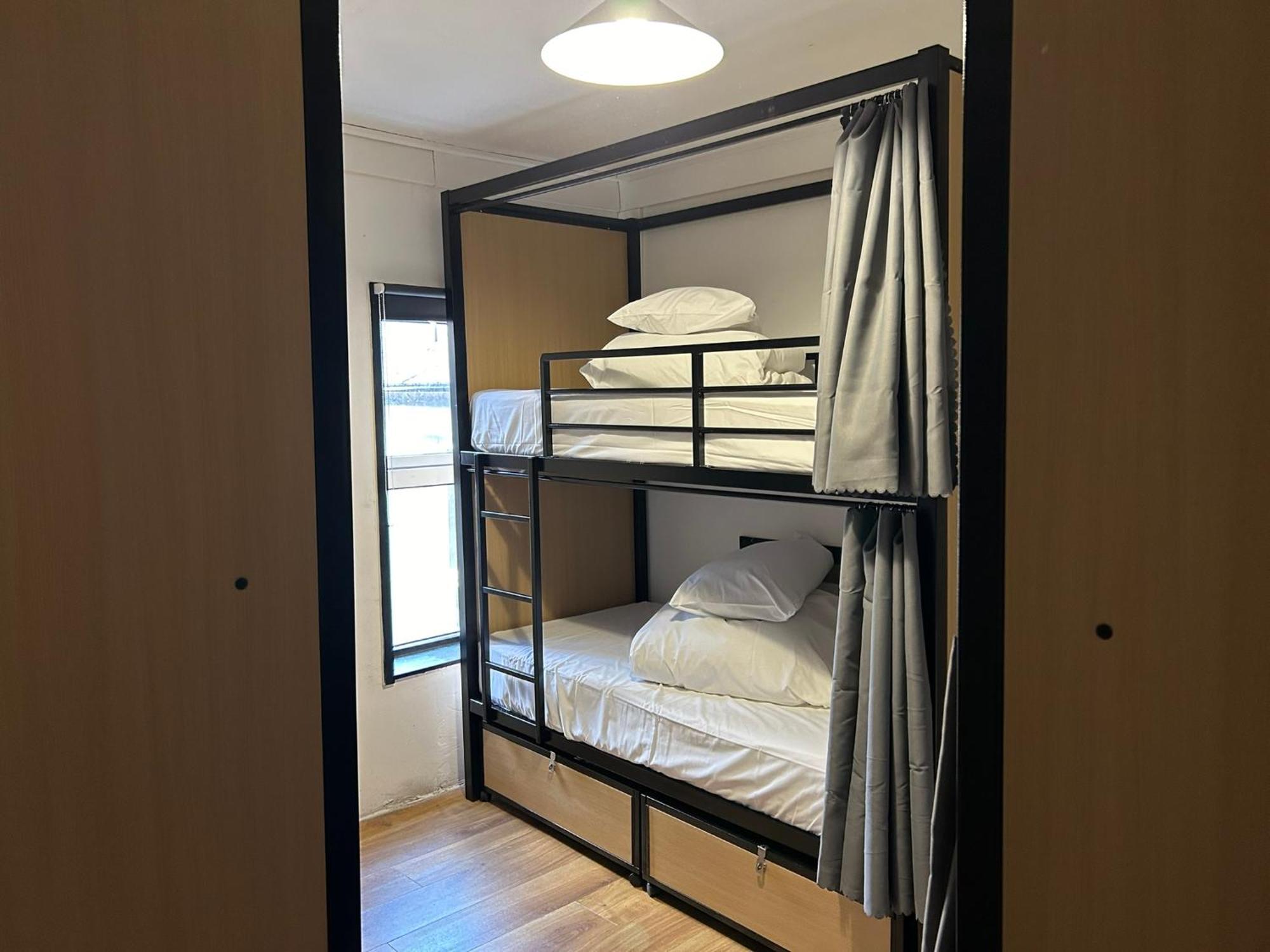 Lagan Backpackers Hostel *