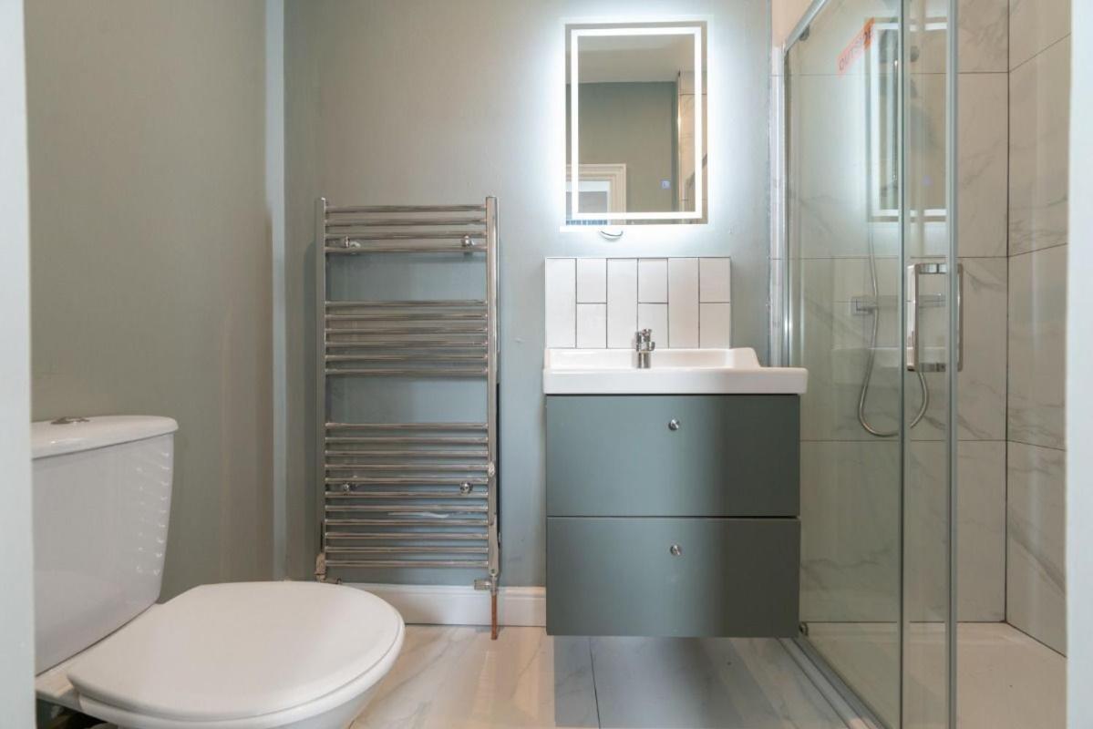 Modern 1 Bdr By Breaks