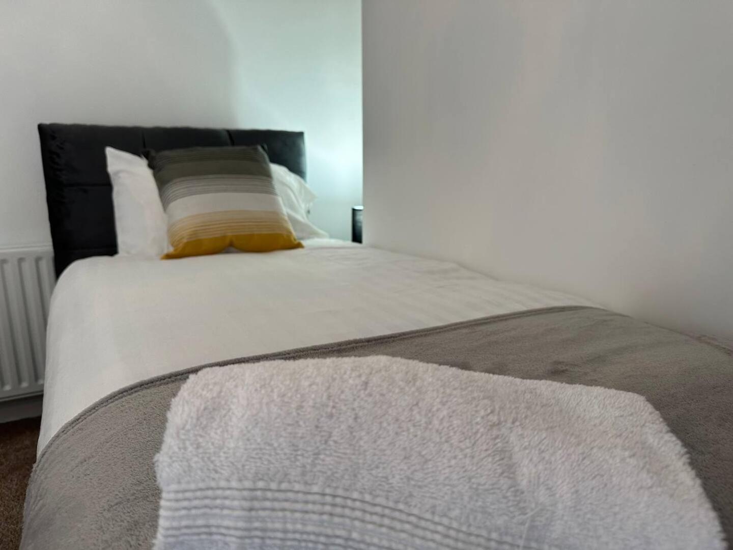 Holiday home 2br Stylish Ormeau Road House Belfast