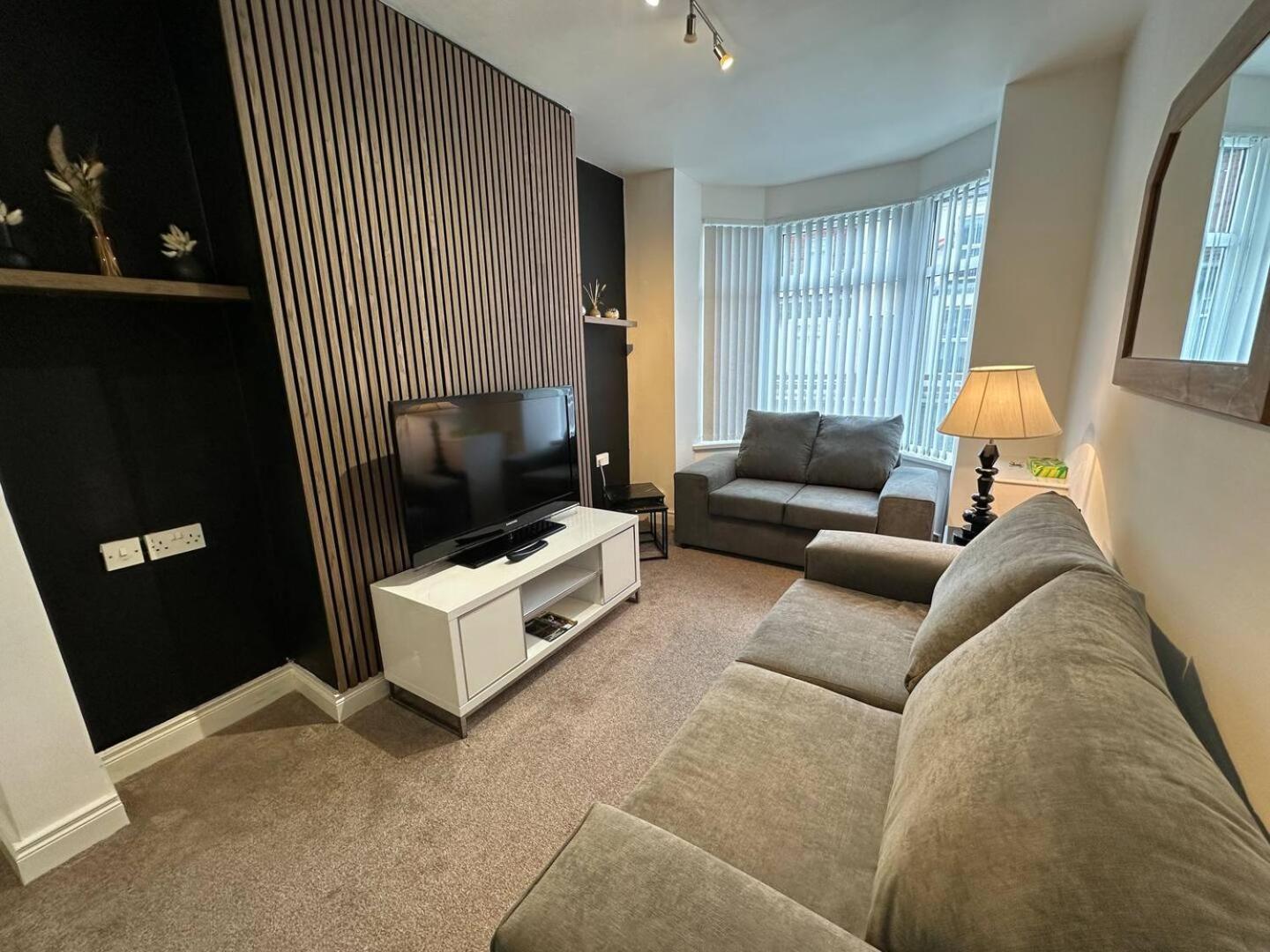 Holiday home 2br Stylish Ormeau Road House