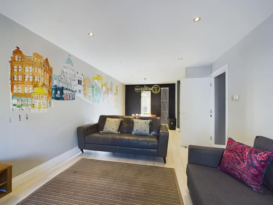 Apartment Donegall Sq Apt At Gate, Centre