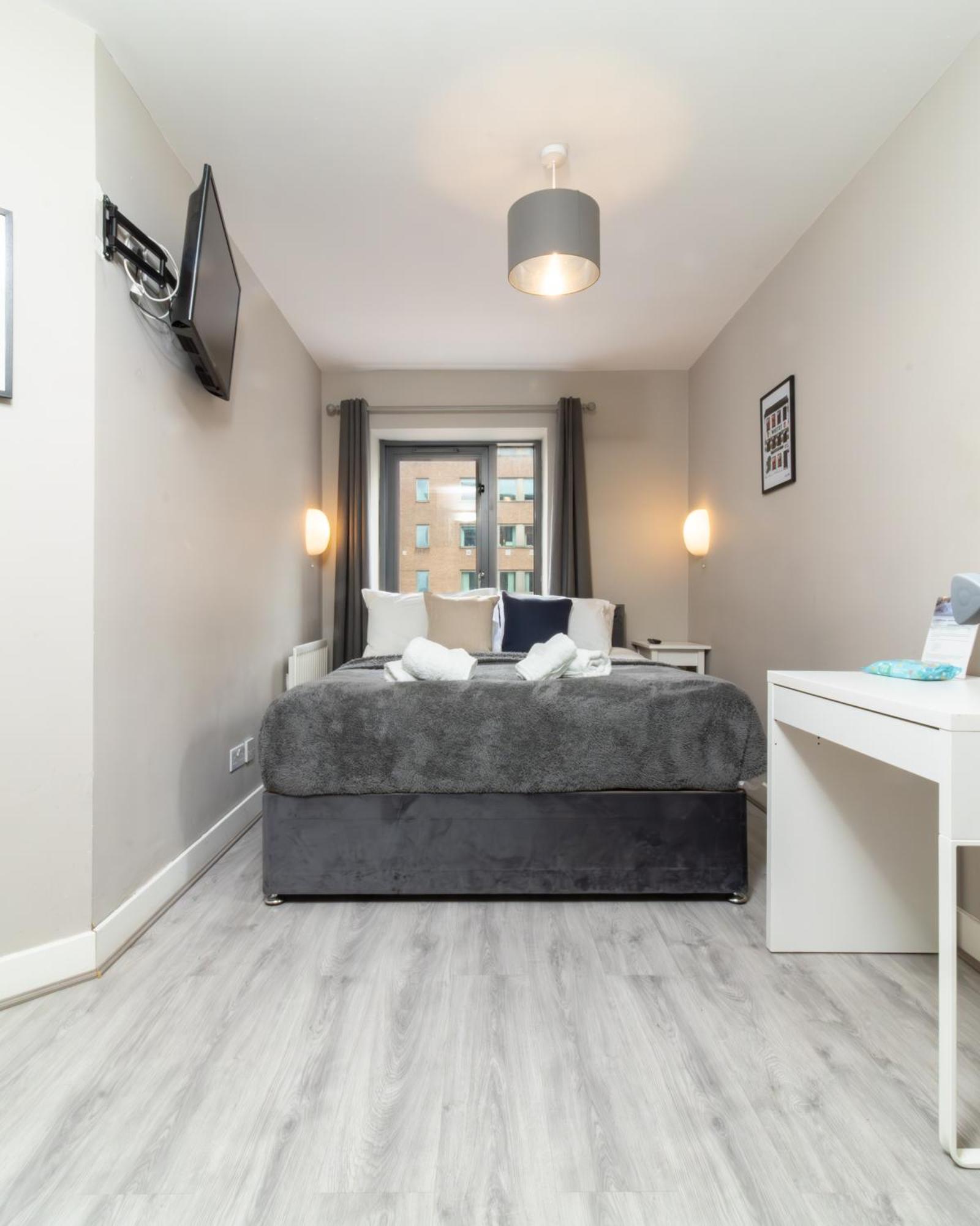 Apartment Quarters: Modern Centre Hub 3 Bed