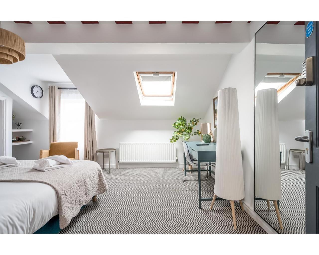 The Wellesley 4*