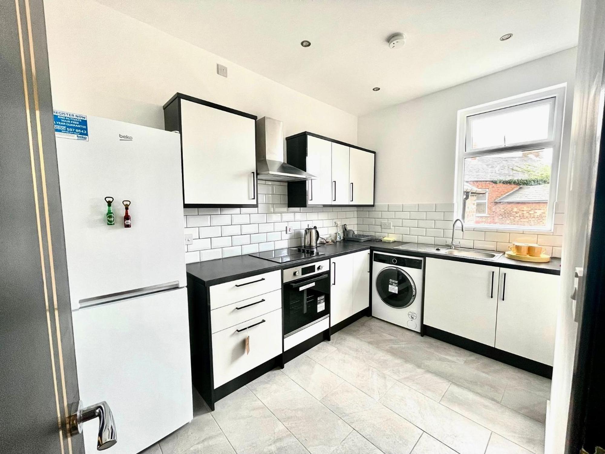 Entire Yellowapt Near Centre - Free Parking - Up To 3 Guests - 2 Beds Apartment