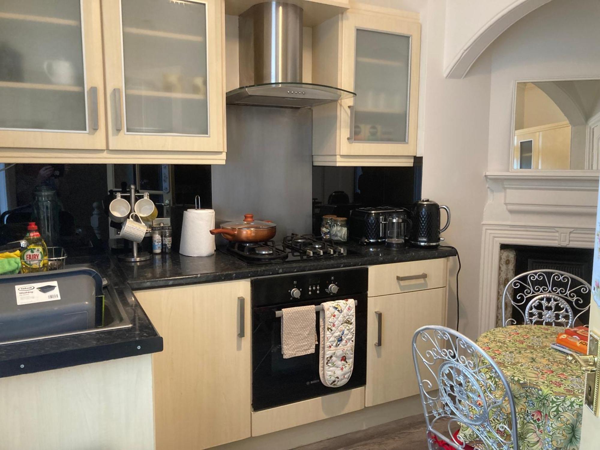 Mount Royal Victorian Apartments Self Catering * Belfast