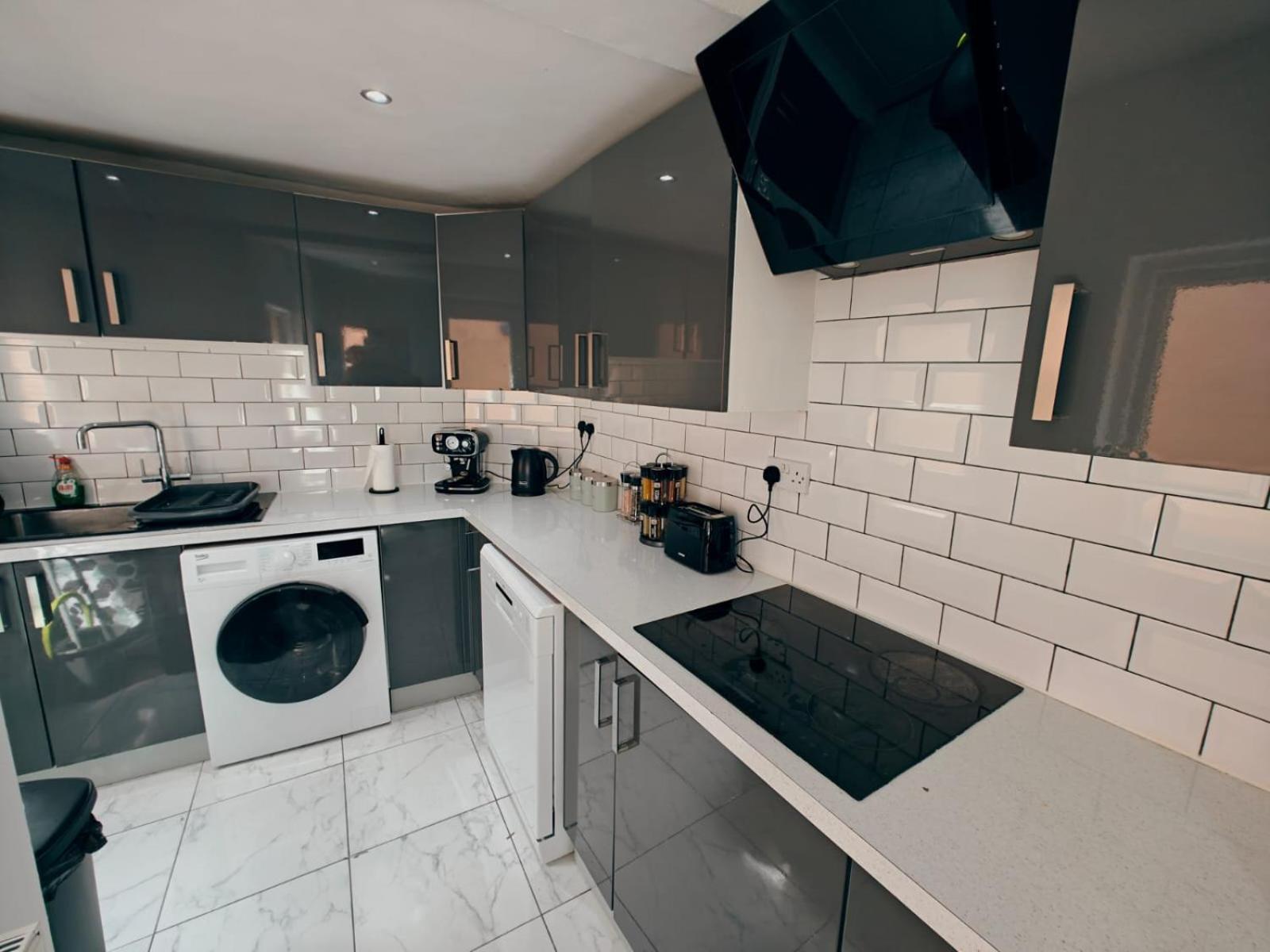 4br Ravenhill Modern Holiday home *