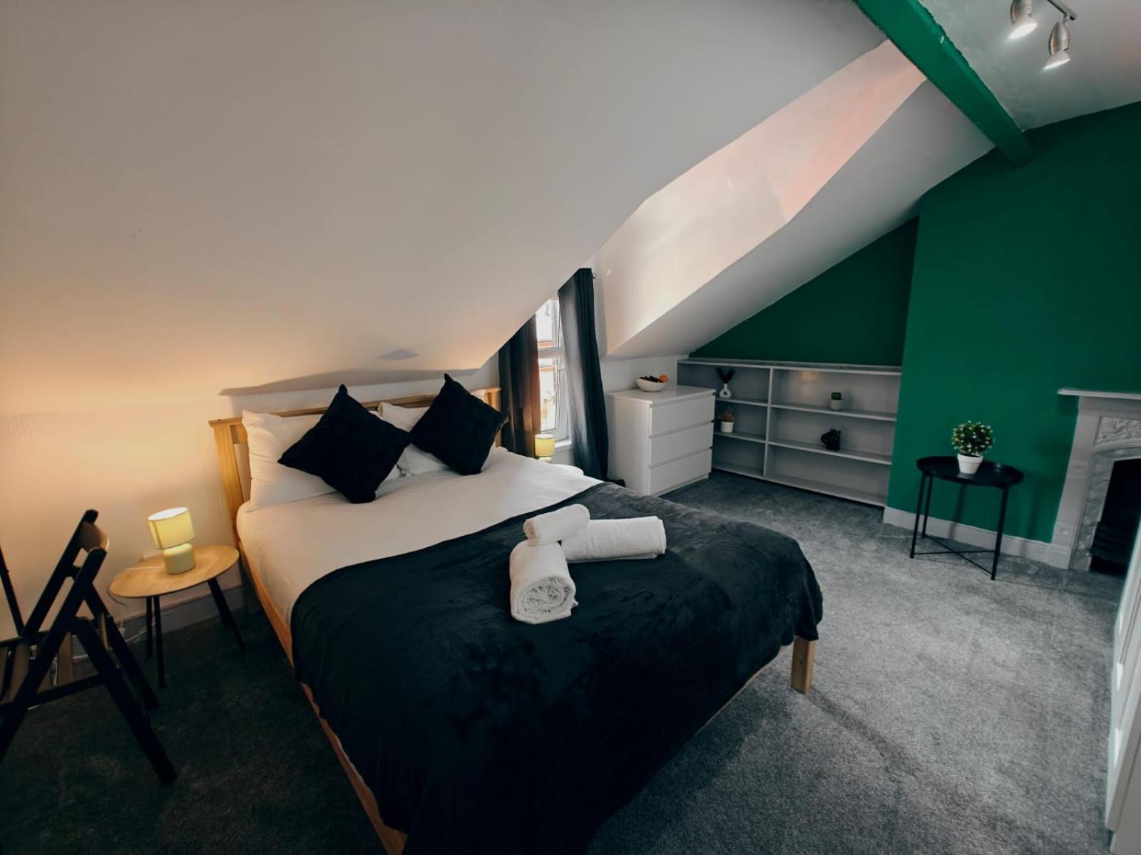 4br Ravenhill Modern Holiday home *