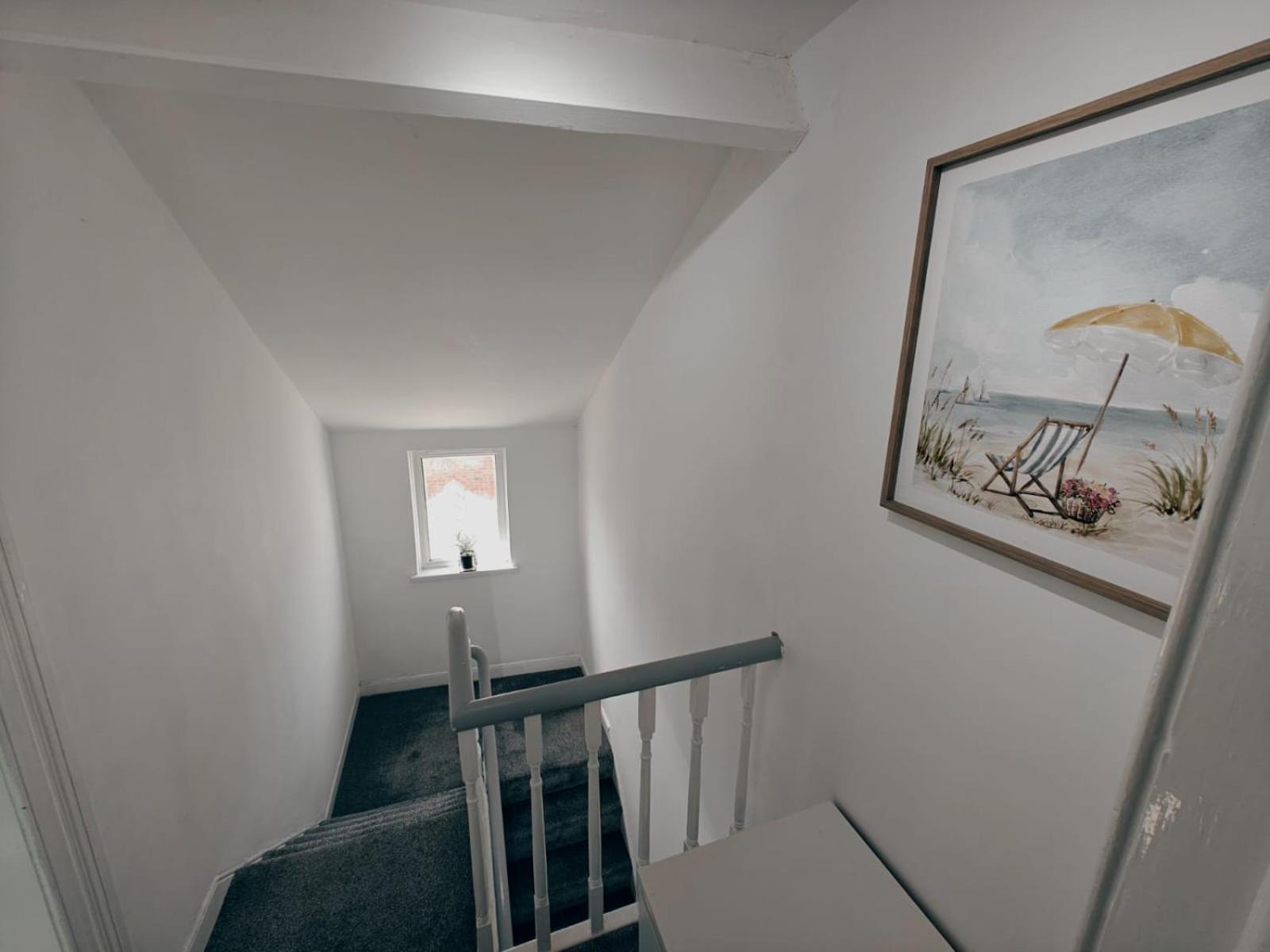 4br Ravenhill Modern