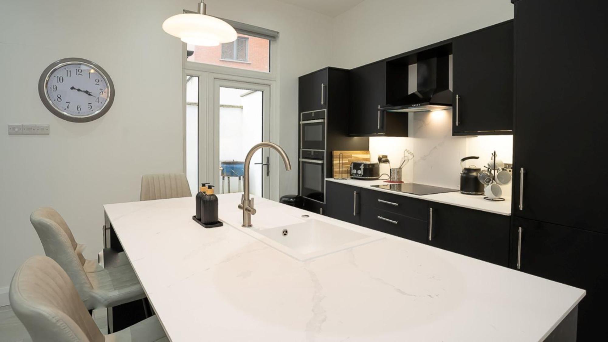 Holiday home Luxury 4 Bdr House By Breaks Belfast
